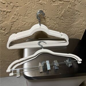 12 Velvet Hangers Set